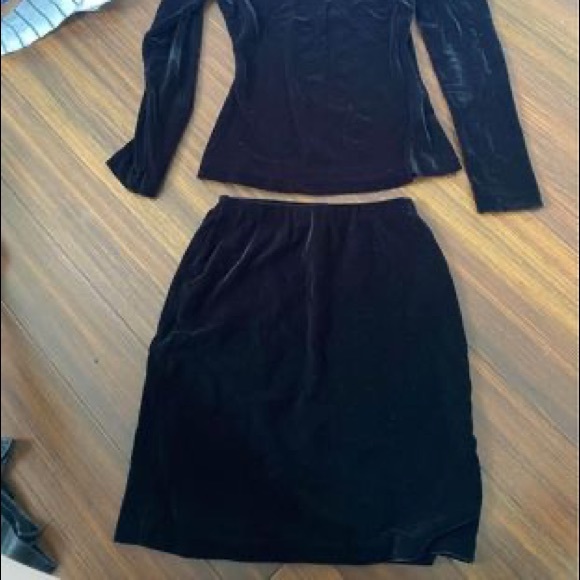 Vintage Velvet skirt and long sleeve set - Picture 2 of 2